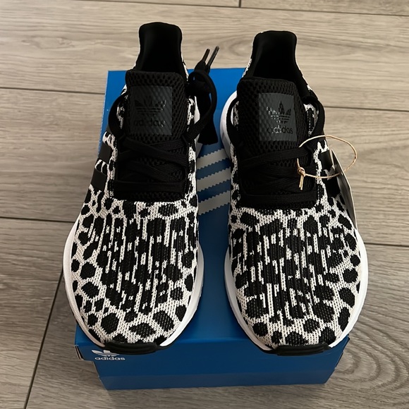 Adidas Swift Run - Picture 4 of 7